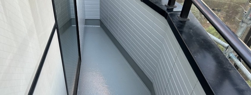 町田市西成瀬の戸建て住宅 ベランダ防水工事 完了後の全体写真｜光沢のある美しい仕上がり